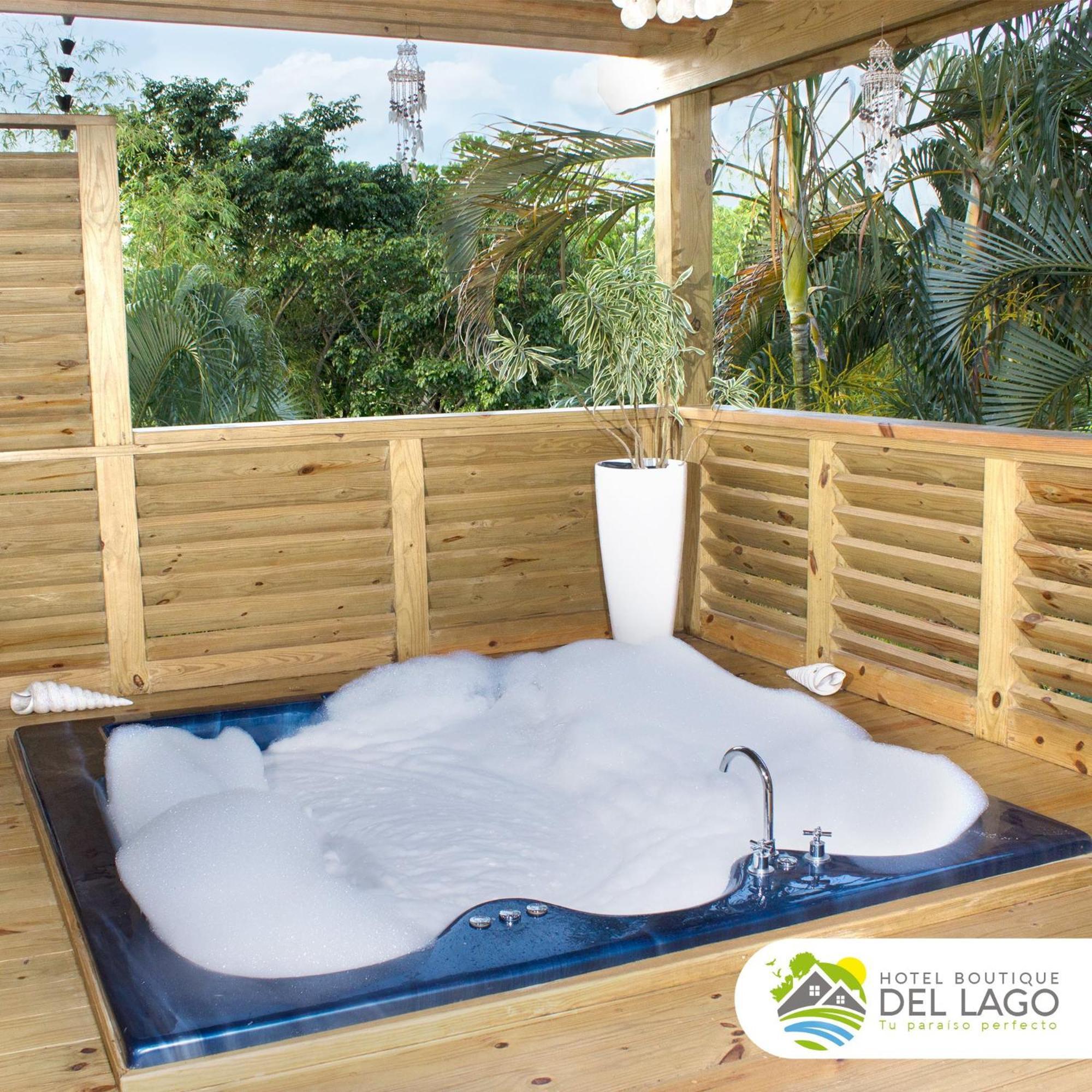 Hotel Boutique Del Lago ناغوا المظهر الخارجي الصورة